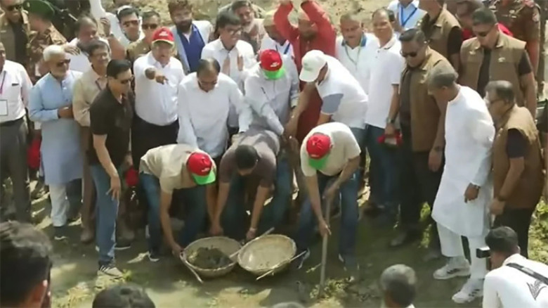 খাল খনন কর্মসূচির উদ্বোধন করলেন প্রধানমন্ত্রী