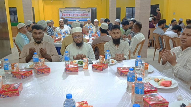 আখাউড়ায় প্রেসক্লাব ও সাংবাদিক কল্যাণ সোসাইটির ইফতার মাহফিল অনুষ্ঠিত