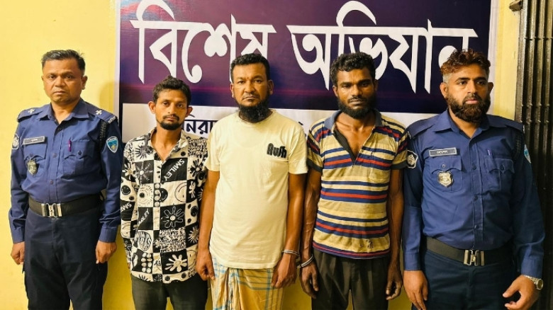 জোরারগঞ্জে ৩১ টন চোরাই লোহার রড উদ্ধার, আটক ৩