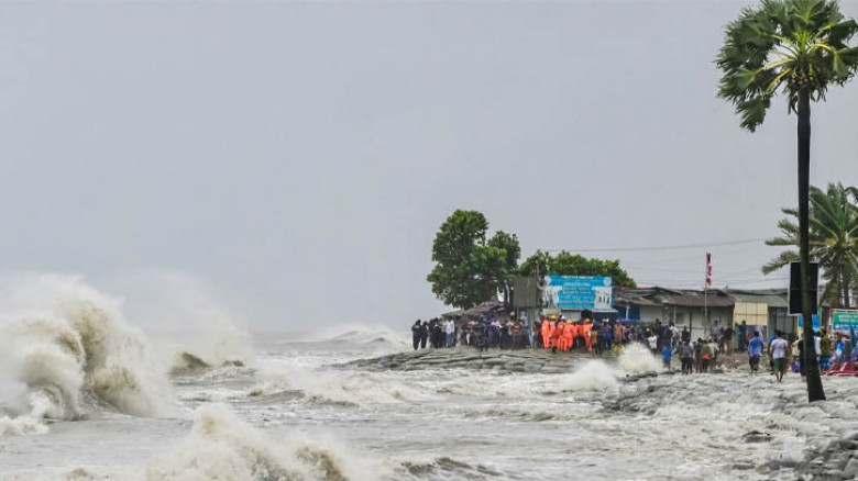 ঢাকাসহ ২০ জেলায় বজ্রবৃষ্টির আশঙ্কা, নদীবন্দরগুলোকে ১ নম্বর সংকেত