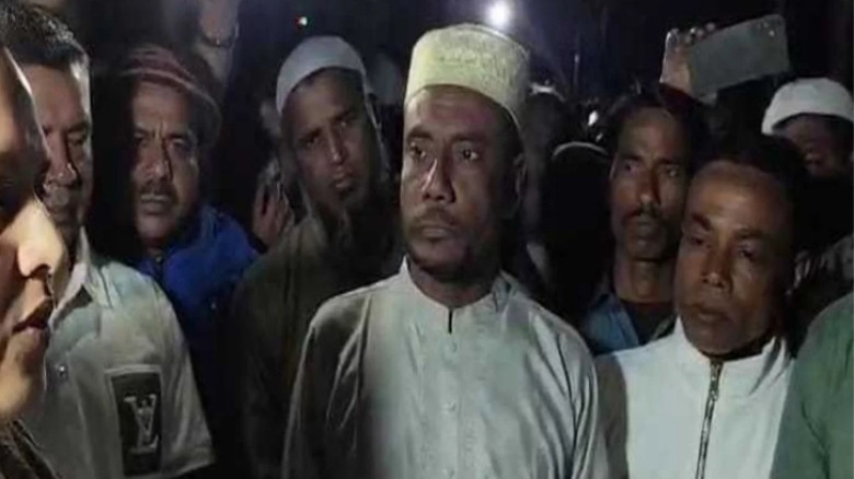 শেরপুরে ফিতরার নামে ভোটারদের টাকা বিতরণ, দুই জামায়াত কর্মী আটক