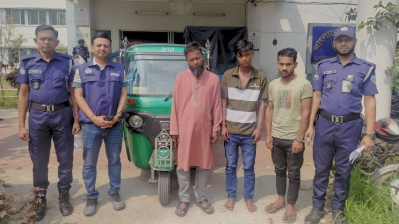 আখাউড়ায় ছিনতাইকৃত সিএনজি উদ্ধার, গ্রেফতার ৩