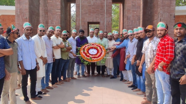 স্বাধীনতা দিবসে ইবি ছাত্রদলের শ্রদ্ধা নিবেদন