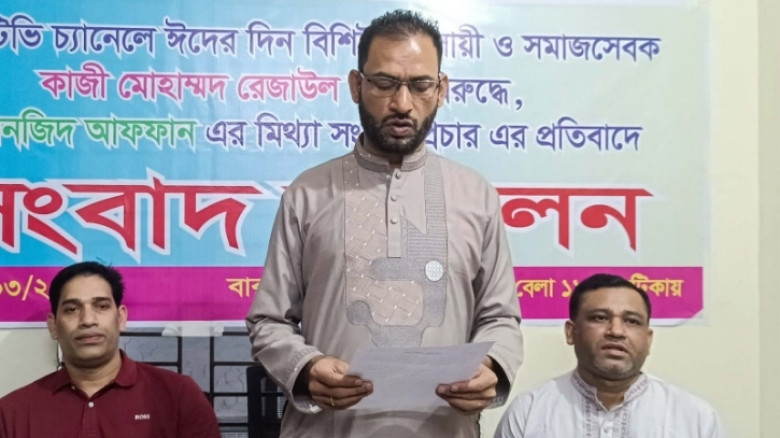 মিরসরাইয়ে মার্কেট দখল ও ব্যবসায়ীকে হত্যার হুমকির অভিযোগ