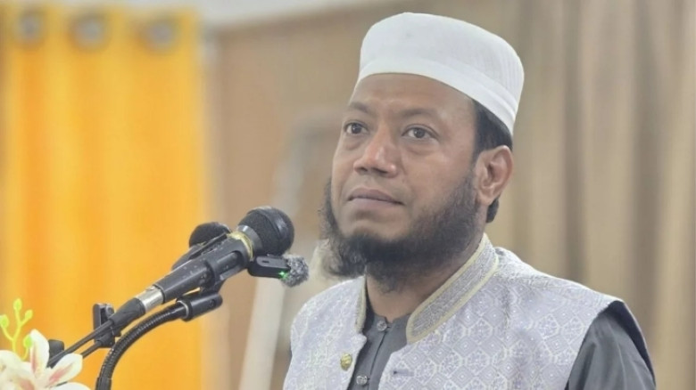জ্বালানি মন্ত্রীকে ‘নাস্তিক’ আখ্যা; এমপি আমির হামজার বিরুদ্ধে ১০০ কোটি টাকার মানহানির মামলা