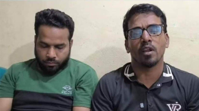 চান্দিনায় দুই সাংবাদিককে হাতকড়া পরিয়ে থানায় নিলেন এসিল্যান্ড