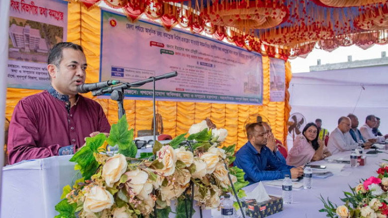 সংবাদ প্রকাশে মিসইনফরমেশন বা গুজব যেন না ছড়ায় সেদিকে সতর্ক থাকতে হবে: তথ্য প্রতিমনন্ত্রী