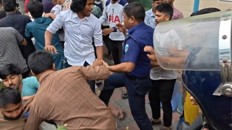 লক্ষ্মীপুরে ১৪৪ ধারা ভঙ্গ ঘিরে ত্রিমুখী সংঘর্ষ, ওসিসহ আহত অন্তত ২০
