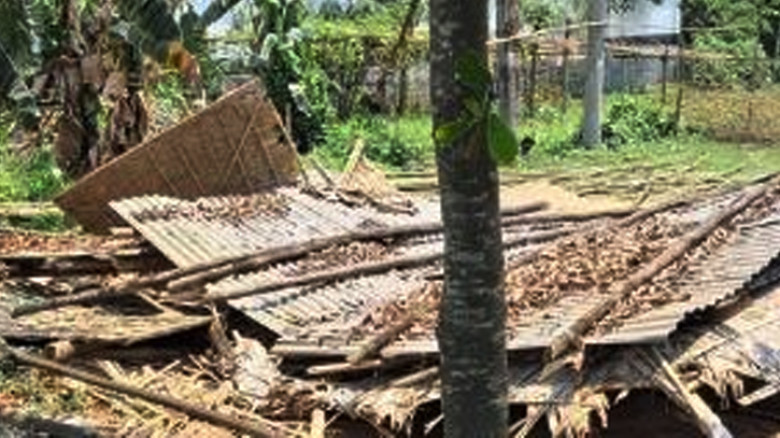 শ্রীপুরে ঝড়ে ঘরের নিচে চাপা পড়ে এক বৃদ্ধের মৃত্যু