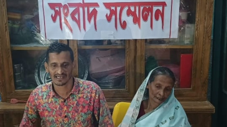 ৯৫ বছরের আলেকজান বেগমের আর্তনাদ: “মরার আগে স্বামীর জায়গায় মাথা গুঁজে থাকতে চাই”
