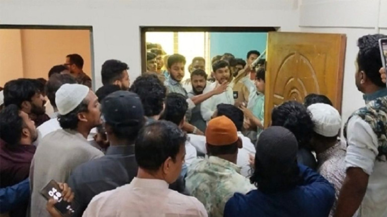 ধামরাইয়ে এনসিপির পদ বঞ্চিত নেতা-কর্মীদের সঙ্গে দফায় দফায় সংঘর্ষ, আহত ১০
