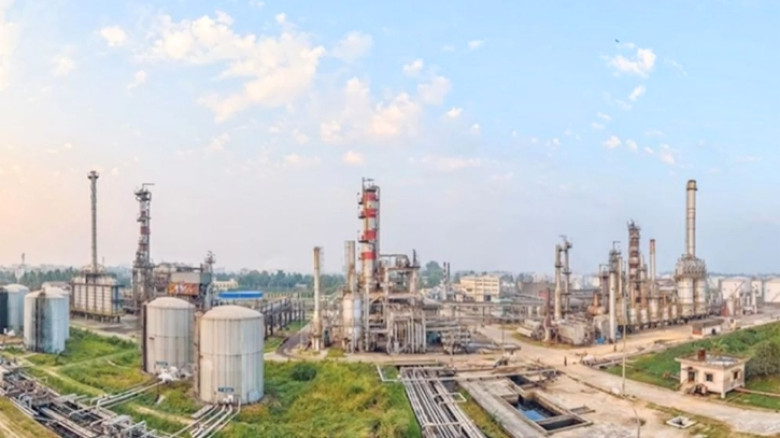 সংকটের মুখে দেশের একমাত্র তেল শোধনাগার বন্ধ ঘোষণা