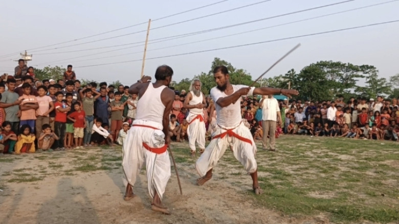 নবীনগরে লাঠি খেলায় বাবা-ছেলের মনোমুগ্ধকর প্রদর্শনী