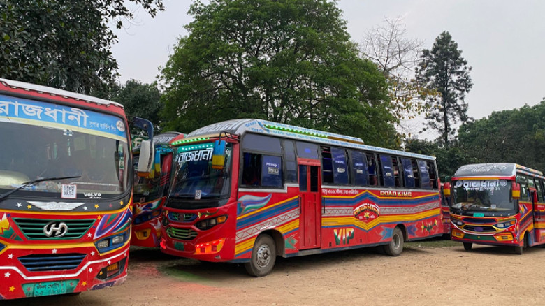 জাবিতে 'রাজধানী পরিবহনের' ৯টি বাস আটক