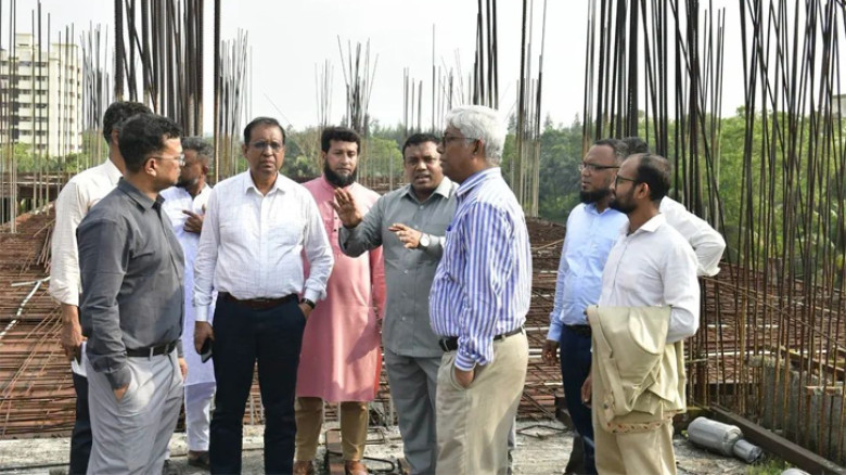 নোবিপ্রবির একাডেমিক ভবন-৩ পরিদর্শনে বুয়েটের বিশেষজ্ঞ দল