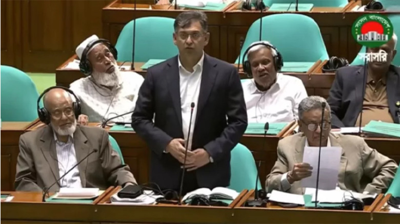 দেশে জ্বালানি সংকট নেই, পাচার ও অপচয় রোধে মূল্য বৃদ্ধি: সংসদে স্বরাষ্ট্রমন্ত্রী