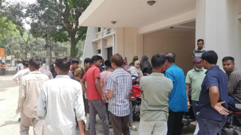 রাত পোহালেই এসএসসি পরীক্ষা: এখনো প্রবেশপত্র পায়নি গাইবান্ধার ৬৫ পরীক্ষার্থী