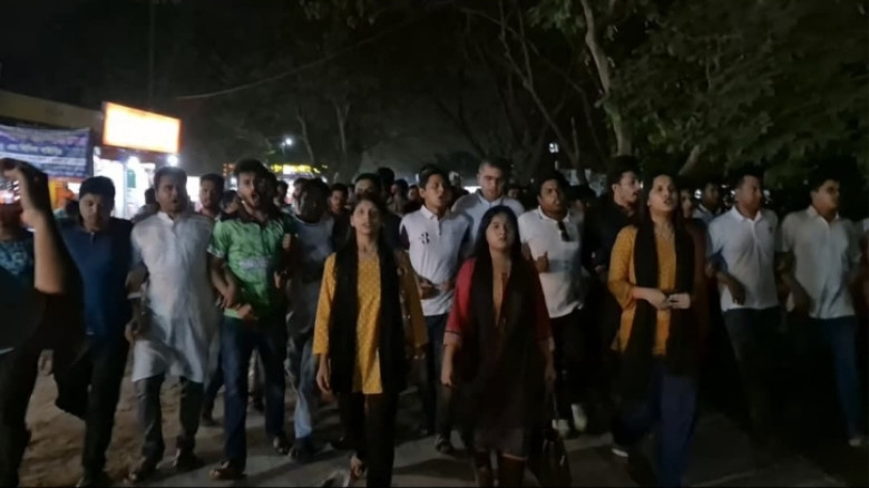 চট্টগ্রাম সিটি কলেজে হামলার প্রতিবাদে জাবি ছাত্রদলের বিক্ষোভ -মিছিল