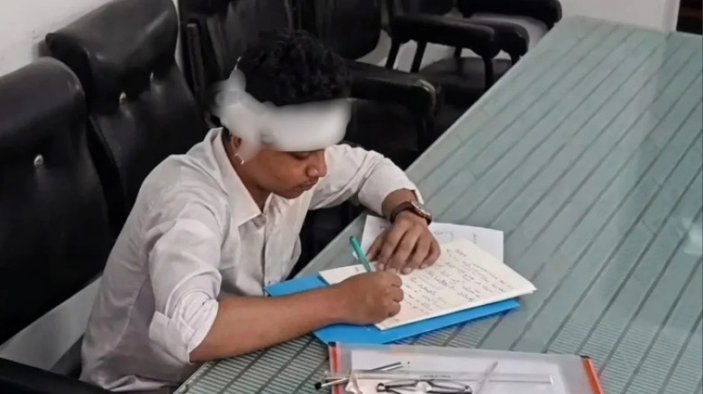 এসএসসি পরীক্ষার সময় ফ্যান খুলে পড়ল পরীক্ষার্থীর মাথায়