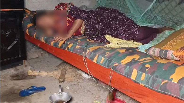 বাবা-মায়ের অমতে পছন্দের মানুষকে বিয়ে, বাবার বাড়িতে গিয়ে শিকলবন্দী কিশোরী