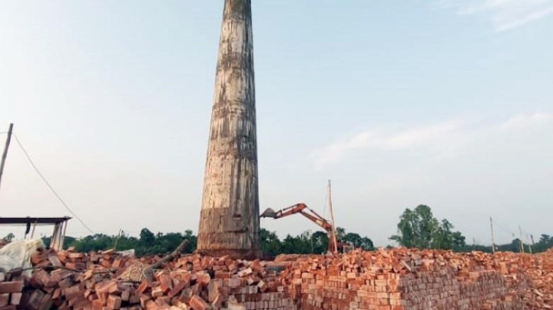 জামালপুরে দুই ইট ভাটার চিমনি ধ্বংস; পাঁচ লক্ষ টাকা জরিমানা, আটক ২