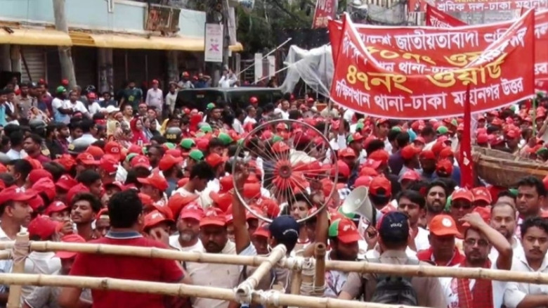 নয়াপল্টনে বিএনপির শ্রমিক সমাবেশ শুরু, নেতাকর্মীদের ঢল