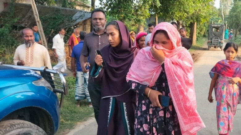 এনজিও ঋণ পরিশোধ না করায় গৃহবধু গ্রেফতার