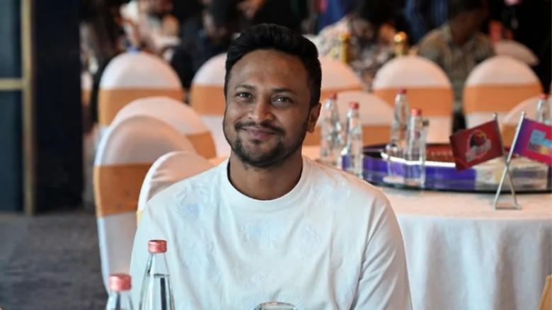 কাল হয়রানি না করার নিশ্চয়তা পেলে পরশুই দেশে ফিরবো: সাকিব আল হাসান