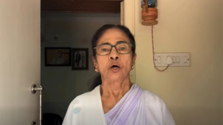 ভোটের ফলাফল নিয়ে জরুরি বার্তা; পিছিয়ে থাকলেও জয়ের ব্যাপারে আশাবাদী মমতা