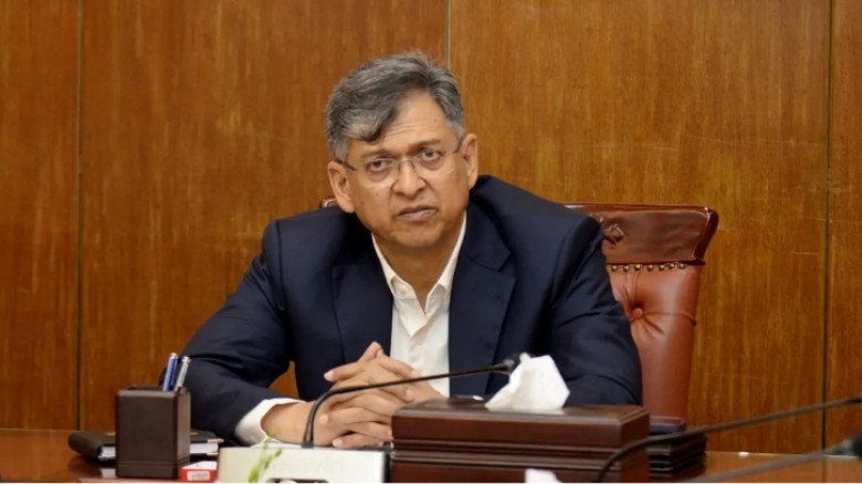 পুলিশের ইউনিফর্মে পরিবর্তন: পুরোনো শার্ট বহাল, প্যান্টে ফিরছে খাকি
