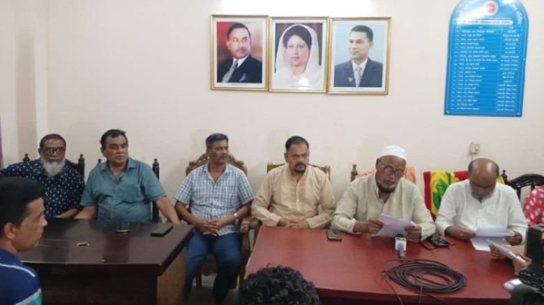 বাস কাউন্টার ভাঙচুরের প্রতিবাদে মহাখালী বাস টার্মিনাল মালিক সমিতির সংবাদ সম্মেলন