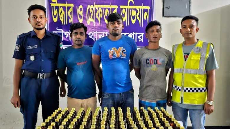 চৌগাছায় ১৫০ বোতল রেক্টিফাইড স্পিরিটসহ গ্রেফতার ৩ মাদক ব্যবসায়ী