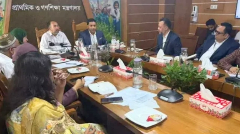পাইলট প্রোগ্রামের প্রথম ধাপে বিনামূল্যে জুতা পাবে প্রাথমিকের ১ লাখ শিক্ষার্থী