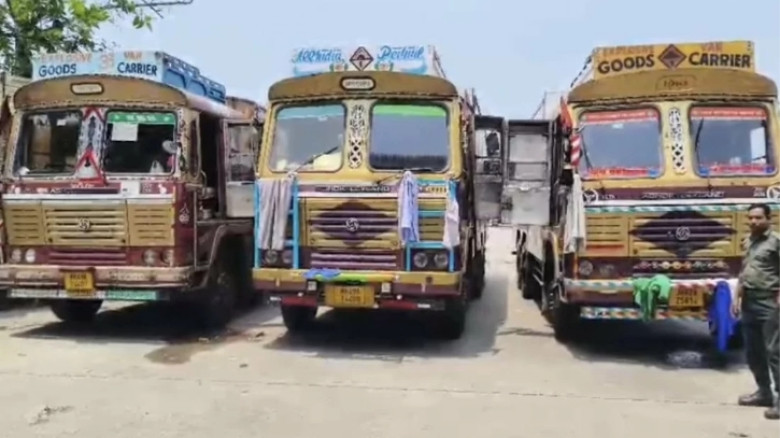 ভারত থেকে এলো তিন ট্রাক বিস্ফোরক দ্রব্য