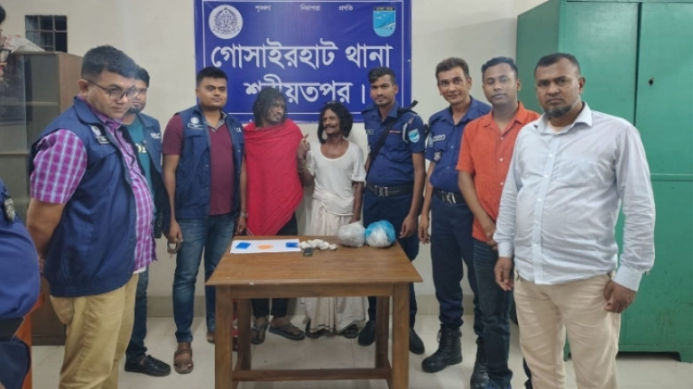 গোসাইরহাটে পাগলের ছদ্মবেশে মাদক বিক্রি, দুই কারবারি গ্রেফতার