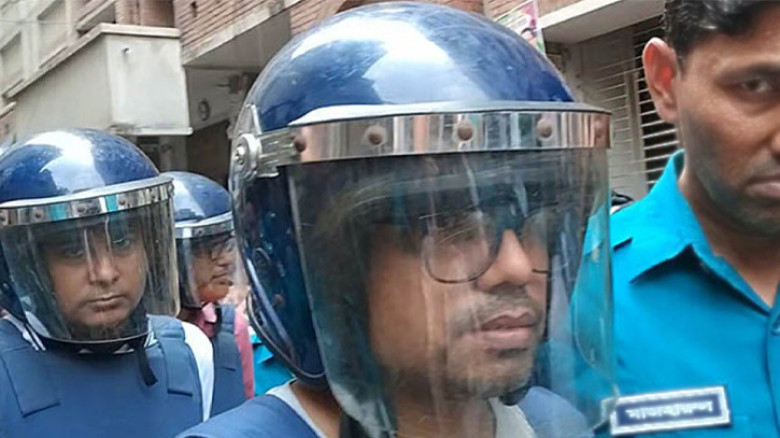 পলকের ঘাড় ও কোমরের পাঁচটি হাড় সরে গেছে: আইনজীবী