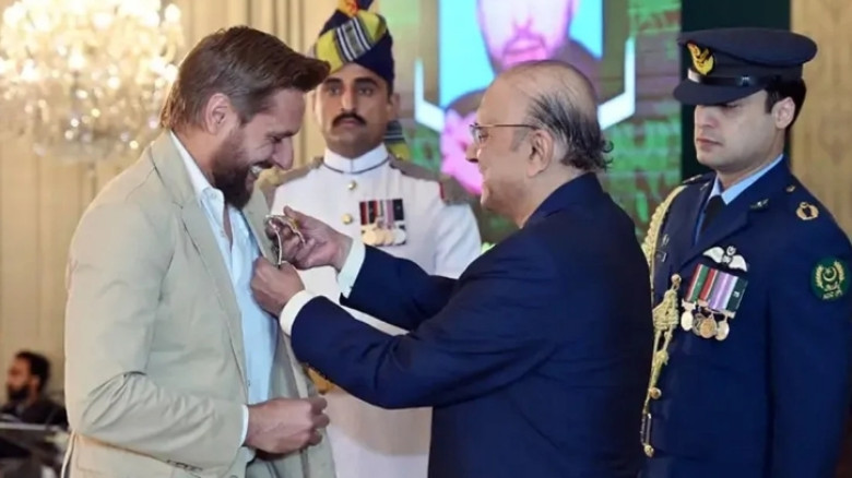 পাকিস্তানের দ্বিতীয় সর্বোচ্চ বেসামরিক সম্মাননা পেলেন শহীদ আফ্রিদি