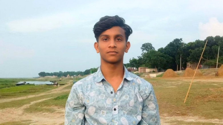 কুষ্টিয়ায় পীর হত্যা: বড় ভাই জেলে, গ্রেপ্তার আতঙ্কে স্কুলছাত্রের আত্মহত্যার অভিযোগ