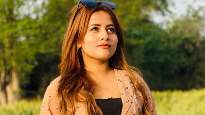 বিয়ের প্রস্তাব প্রত্যাখ্যান করায় গায়িকাকে কানাডা থেকে এসে খুন