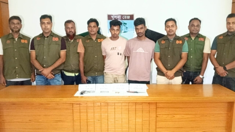 যশোরে সহযোগী সহ শীর্ষ সন্ত্রাসী অনিক গ্রেফতার