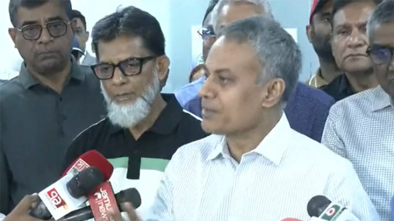 কাউন্টারের নয়, মাঝপথের যাত্রীদের বাড়তি ভাড়া নেয়া হচ্ছে: সড়ক পরিবহন ও সেতুমন্ত্রী