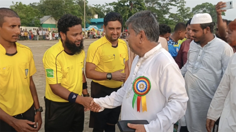 বর্ণাঢ্য আয়োজনে উদ্বোধন হলো কুড়িঘর হোন্ডা ফ্রিজ ফুটবল টুর্নামেন্ট