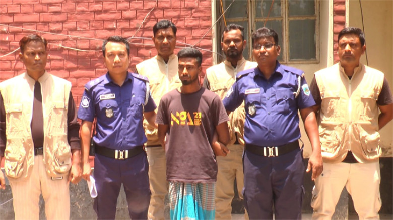মোটরসাইকেল চালানো ও চুল কাটা নিয়ে দ্বন্দ্বের জেরে কলেজছাত্র শাকিল খুন