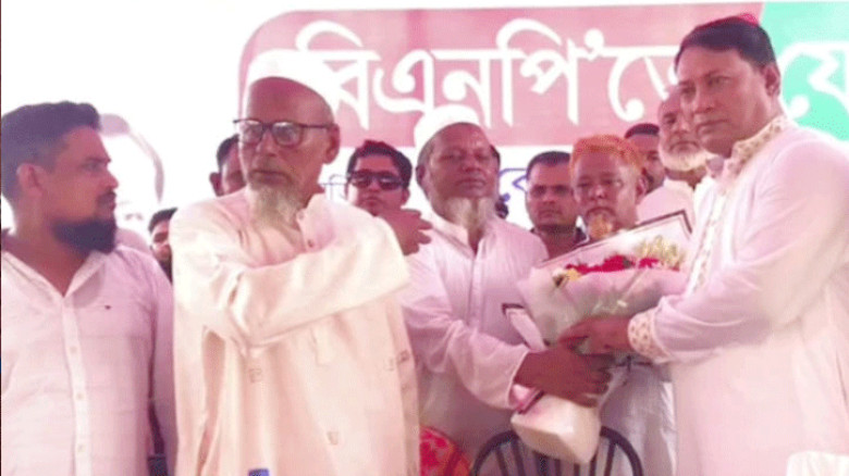 গোপালগঞ্জে ১২০০ নেতাকর্মী আ.লীগ ছেড়ে বিএনপিতে