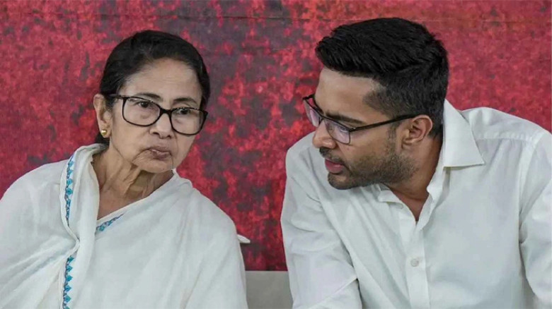 অভিষেকের উত্থানেই মমতার পতন? একদিনের ধাক্কায় যা যা হারাল মমতার তৃণমূল