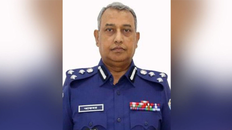 পদোন্নতি না পেয়ে চাকরি ছাড়লেন সিআইডি প্রধান আকবর খান