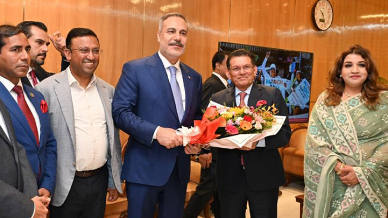 ঢাকায় তুরস্কের পররাষ্ট্রমন্ত্রী হাকান ফিদান, যা আশা করছে আঙ্কারা