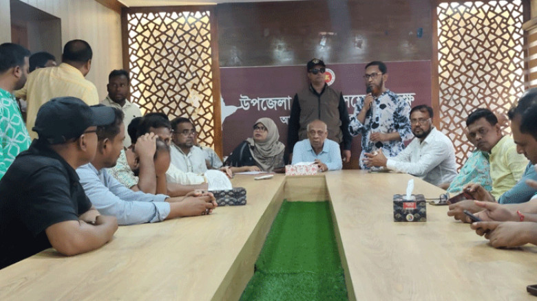 আখাউড়ায় সাংবাদিকদের সঙ্গে মতবিনিময় করলেন এমপি মুশফিকুর রহমান