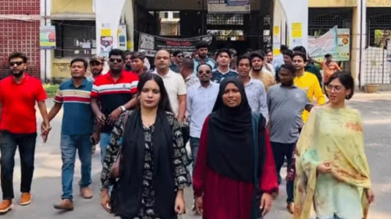 শিবির নেতার বিরুদ্ধে অভিযোগের প্রতিবাদে ইবি ছাত্রদলের বিক্ষোভ