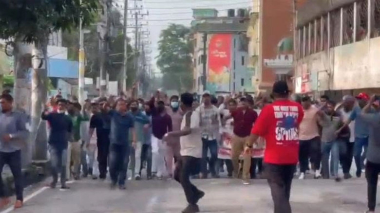 সিলেটে পুলিশের সামনেই আ. লীগের মিছিল, ৪ জন আটক
